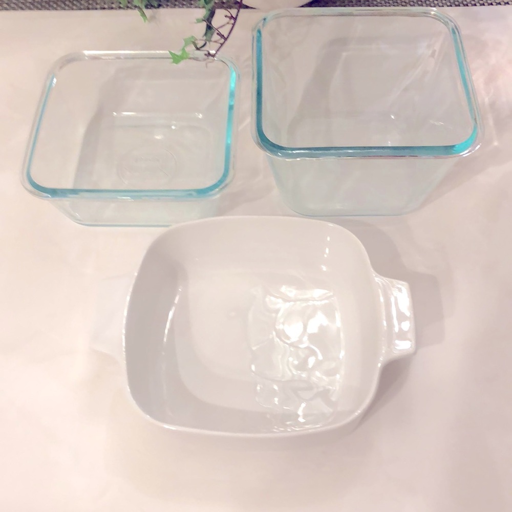 Pyrex Vintage 3 Glass Bowls Set and 1 Liter Corning ware Collection - Picture 1 of 3